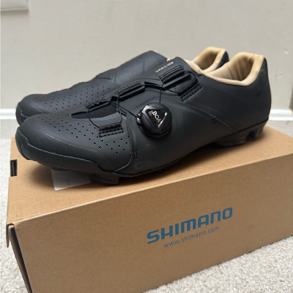 Shimano Dynalast Women’s Black And Tan Cycling Shoes With Clips